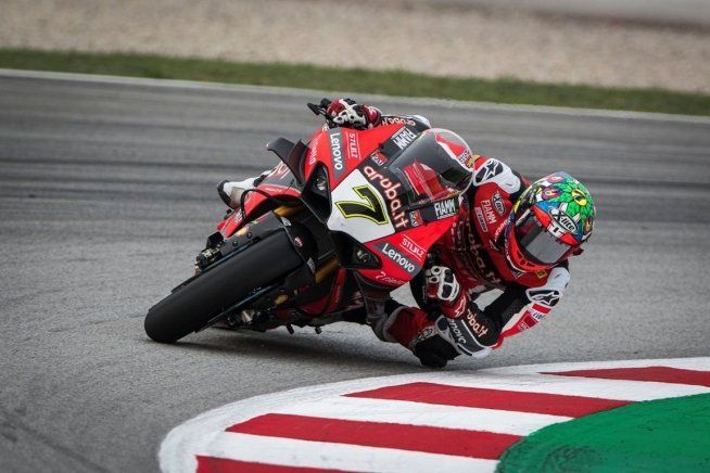 SBK: Fine del digiuno: Davies vince Gara 2 a Barcellona, Super Gerloff, 3°