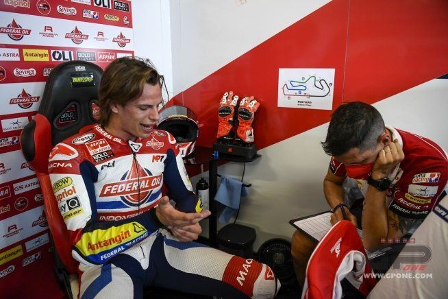 Moto2: Long Lap Penalty a Nicolò Bulega per avere causato la caduta di Vietti