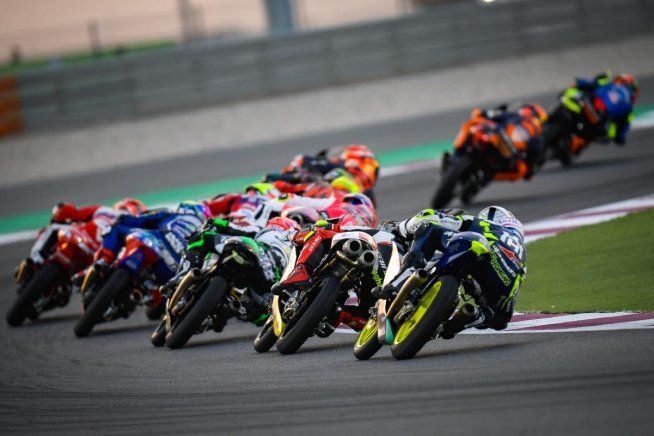 Moto3: Dorna usa la mano dura per i furbetti delle scie: in 7 partiranno dalla pitlane!