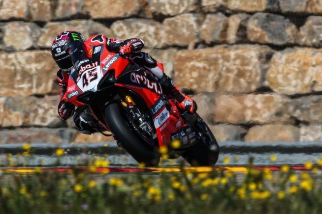 SBK: Redding e la Ducati infiammano i test di Aragon, Rabat a 1 secondo