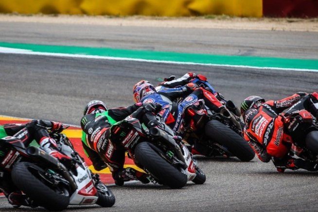 SBK: La Superbike sbarca all’Estoril, ma non sarà sfida solo tra Rea e Redding