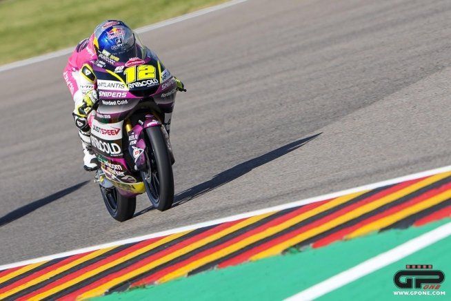 Moto3: Follia Binder in Q1, bandiera nera. Al Sachsenring pole di Salac