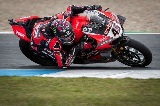 SBK: Redding e la Ducati da record nella FP3, Rea a oltre mezzo secondo