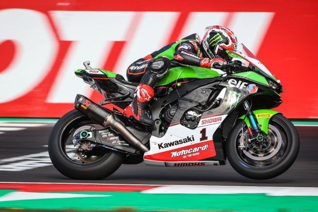 SBK: Ottovolante Rea a Magny-Cours: soffia la pole a Razgatlioglu