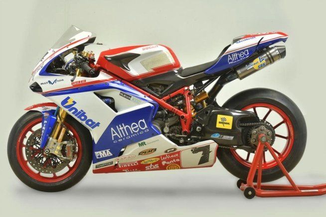 Moto - News: All'asta la Ducati 1198 RS di Carlos Checa e la 1198 F12 di Giugliano 