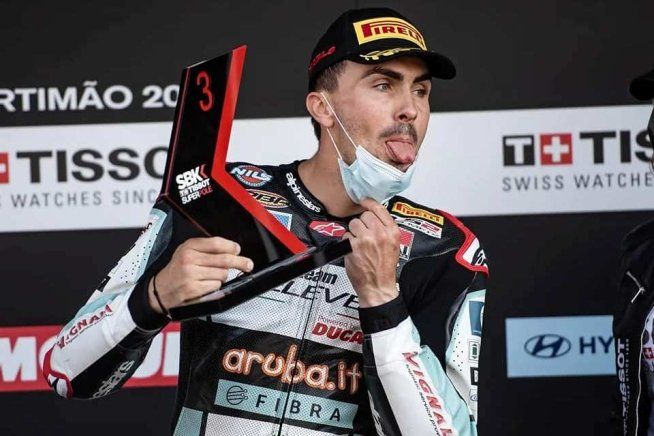SBK: Ducati attenta: la BMW vuole soffiarti Loris Baz!
