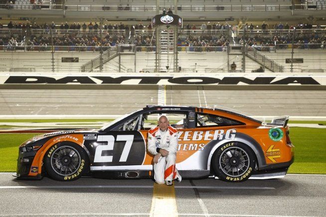Auto - News: Jacques Villeneuve e la Daytona 500: piloti che non riescono a smettere