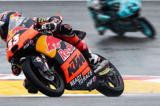 Moto3: Portimao: Oncu firma la pole position sul bagnato, 7° Riccardo Rossi