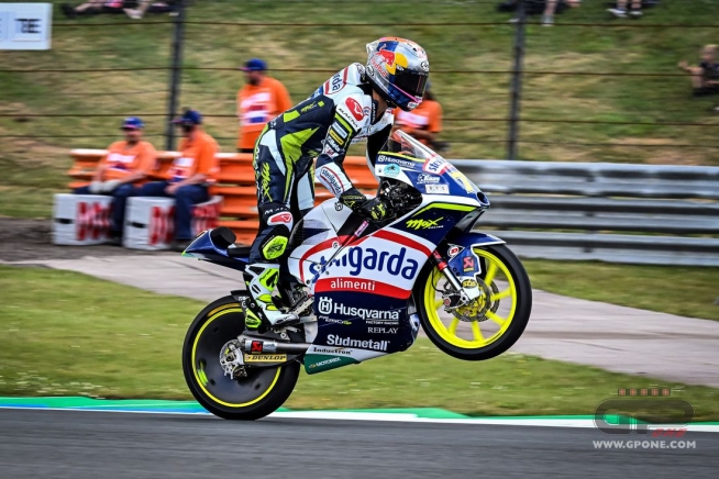 Moto3: Sasaki rompe il ghiaccio: la 1ª vittoria il regalo per Biaggi