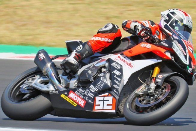 SBK: CIV-Racing Night: Festa Delbianco, prima pole con Aprilia