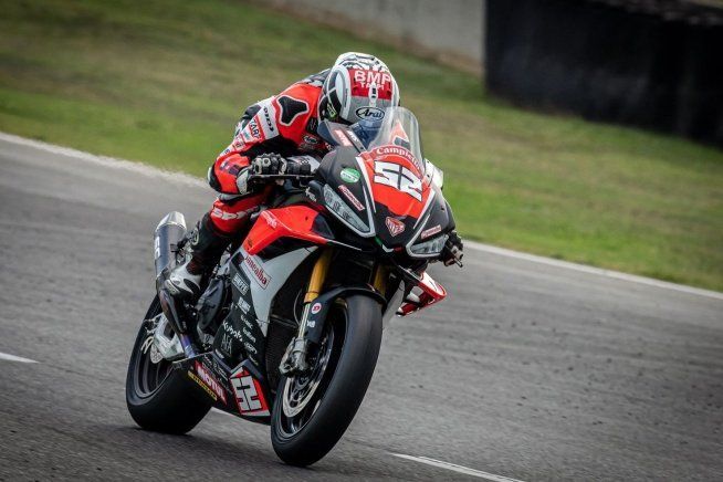 SBK: Festeggiamenti in fumo per Pirro: Delbianco sfata il tabù nel CIV SBK