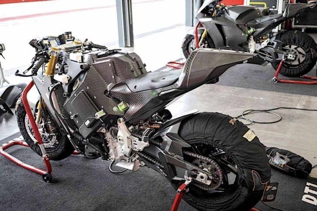 MotoE: La Ducati MotoE V21L torna in pista a Jerez con Alex De Angelis