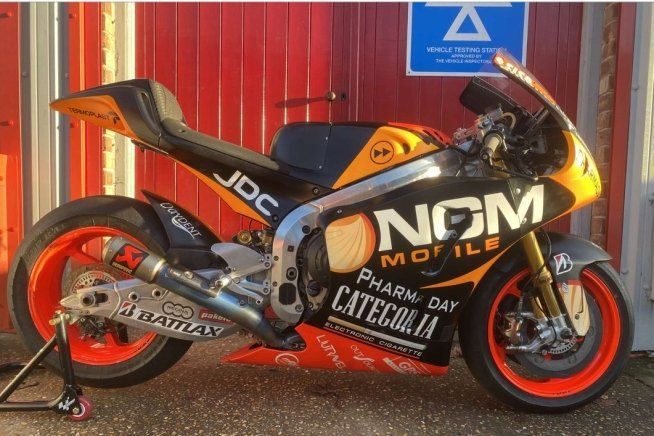 MotoGP: Un pezzo di storia nel garage: all'asta la MotoGP CRT di Colin Edwards