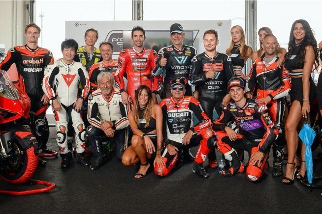 News: Jorge Lorenzo guida la carica del terzo Pro Day VMoto Soco 2023