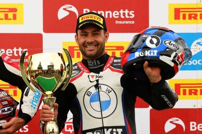 SBK: Van der Mark ancora ai box: sarà Leon Haslam ad affiancare Redding a Imola