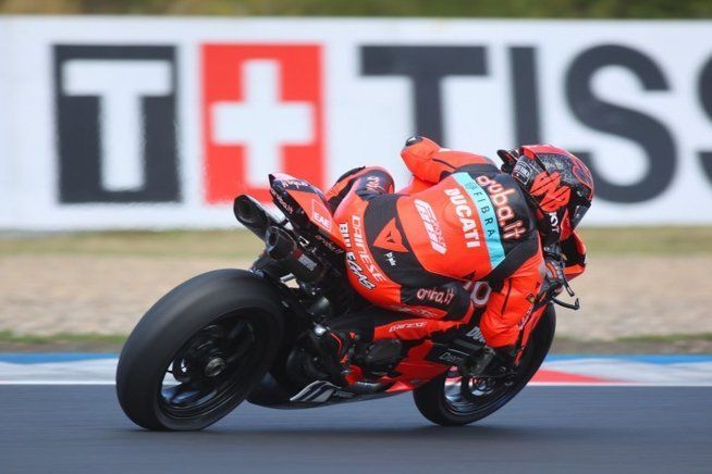 SBK: Bulega si prende anche la FP2 della Supersport a Most, super Huertas