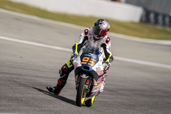 Moto3: Catalunya: Veijer svetta nella FP3, Holgado in Q1