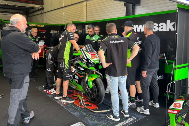 SBK: Jerez: ecco la Kawasaki factory del team Puccetti Racing