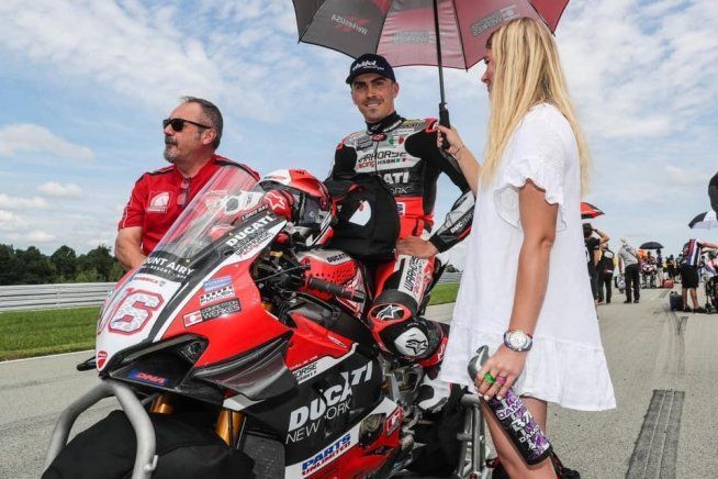 SBK: Loris Baz saluta BMW e riparte dalla Ducati nel MotoAmerica