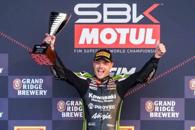 SBK: Lowes: "Bautista non riusciva più a curvare, lì ho capito che avrei vinto"