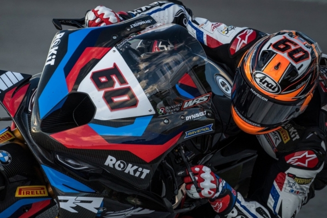 SBK: Toprak non c’è, ma BMW trionfa con Van der Mark, sul podio Bautista e Petrucci