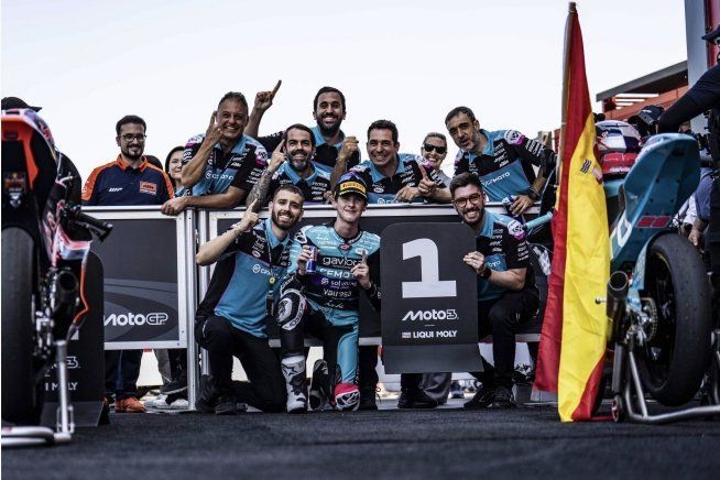 Moto3: Quiles: "Seguire le orme del boss è incredibile, ma io sono Maximo e Marc è Marc"