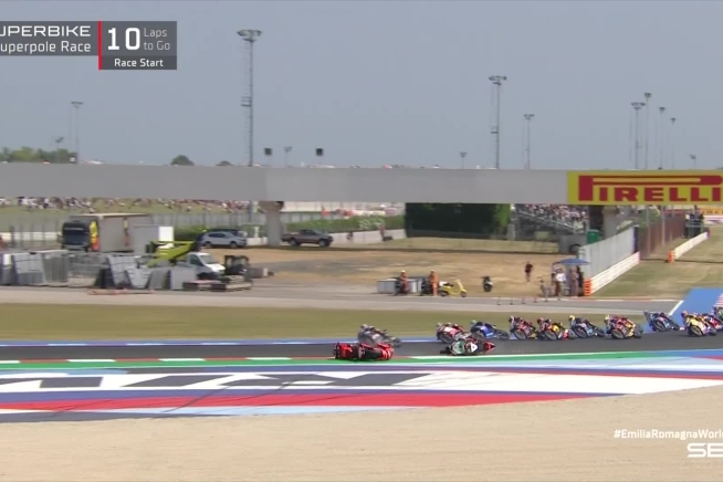 SBK: Dramma Bulega: Bassani cade e lo stende al via della Superpole Race di Misano!