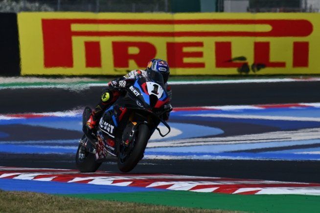 SBK: Toprak batte Bulega e conquista Gara 1 a Misano, 3° Petrucci