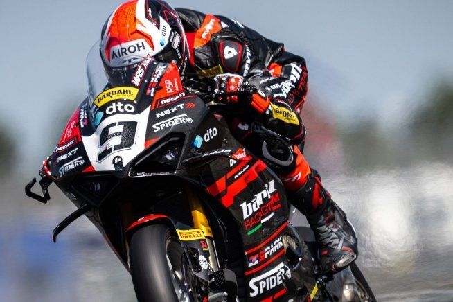 SBK: Petrucci: "Ho faticato molto in frenata. Non sono ancora al livello di Bulega"