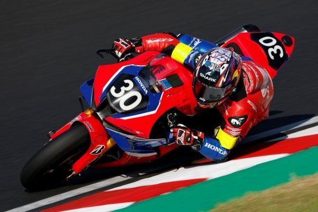 SBK: 8 Ore di Suzuka: Zarco la spunta su Locatelli e porta in pole il team Honda HRC