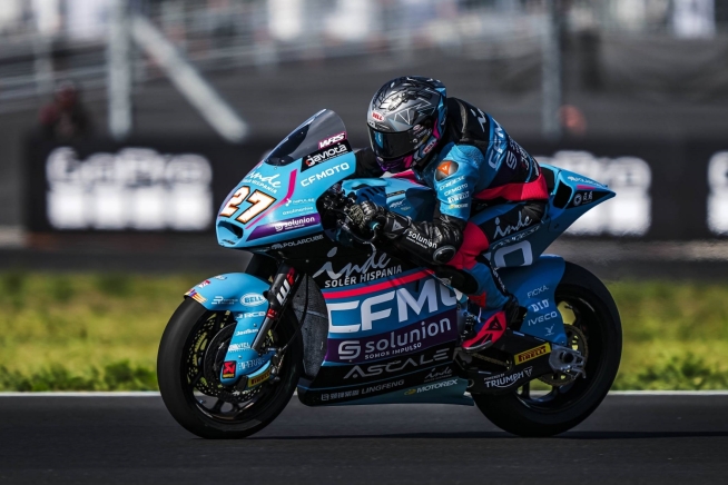 Moto2: Holgado detta il passo nelle FP1 a Barcellona, seguono Baltus e Gonzalez