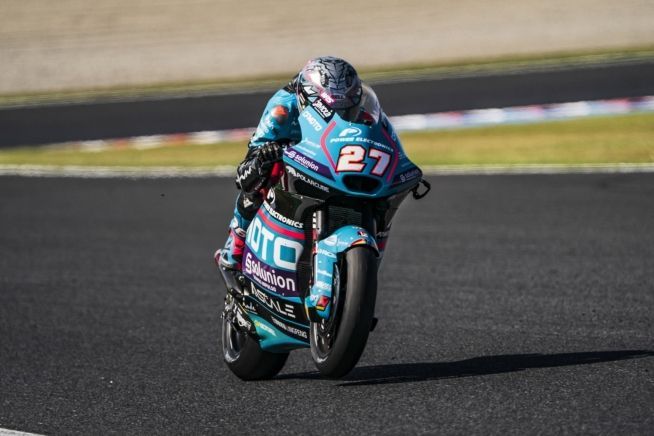 Moto2: Holgado detta legge e vince il GP del Giappone, 5° Gonzalez con un Long Lap