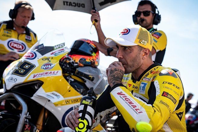 SBK: Iannone: “Non ho offerte da Go Eleven, ma buone possibilità per continuare”