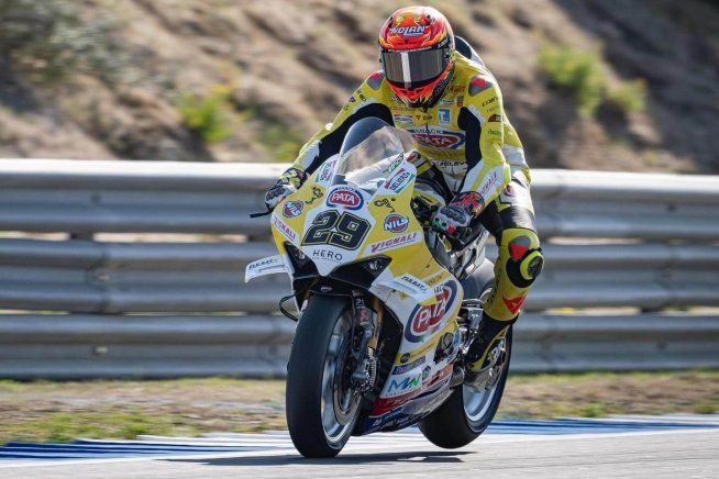 SBK: Iannone: "Bulega? Io non riesco a frenare e ad accelerare come lui"
