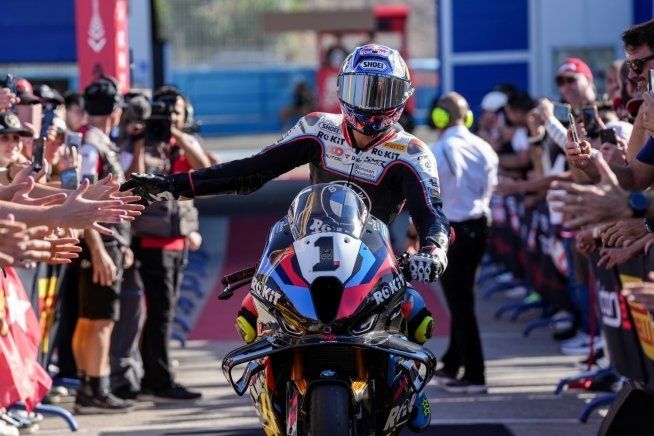 SBK: Toprak Razgatlioglu, episodio III: El Turco colpisce ancora!