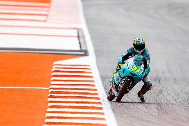 Moto3: Adrian Fernandez da record conquista la pole a Valencia, Almansa 2°