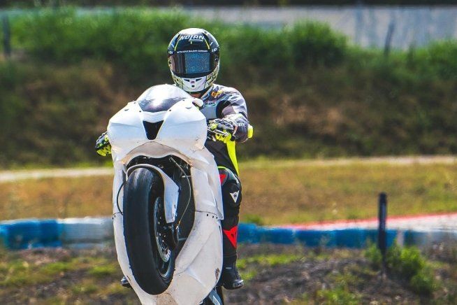 SBK: Il guerriero Iannone si allena: "Tra polvere e vento ritrovo il mio ritmo"