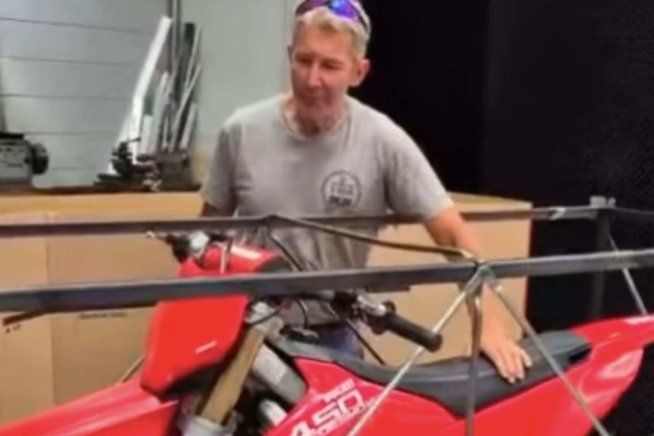 SBK: In barba agli incidenti Bayliss ci riprova e si regala una Ducati Desmo 450 MX