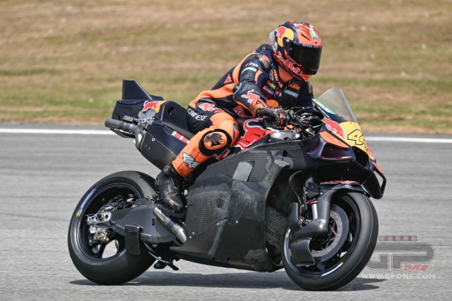 Pol Espargaro e Pedrosa in sella alla KTM 850 a Misano prima del test di Brno