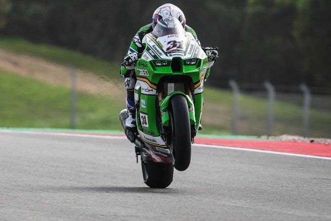 SBK: Gerloff e la Kawasaki brillano a Portimao, in un test segnato dal maltempo