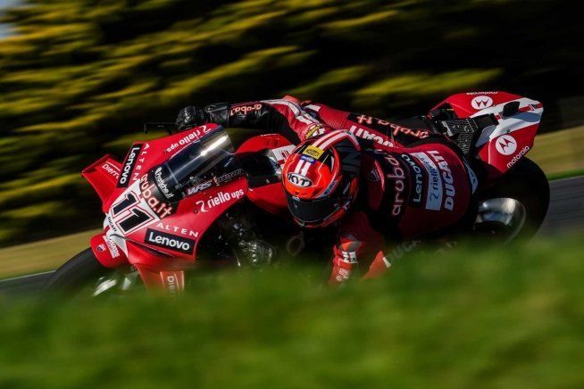 SBK: Bulega-Lowes-Baldassari-Montella: è martedì rosso a Phillip Island!
