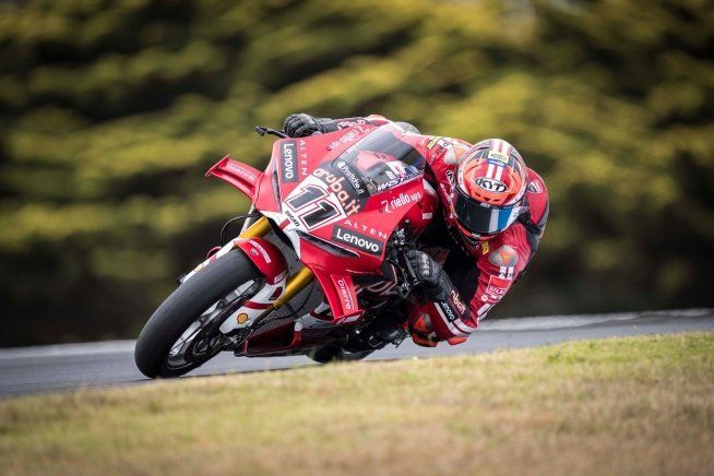 SBK: Italia ancora protagonista: 1° Bulega, 2° Bassani in Superpole Race!