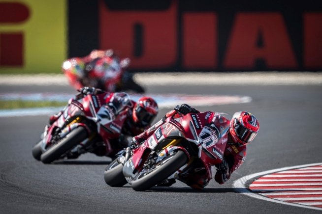 Niente da fare per Lecuona: Bulega non fa sconti e fa 17 in Gara 1 a Most