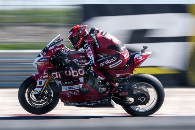 Balaton, duello di fuoco nelle FP2: Lecuona la spunta su Bulega per un decimo