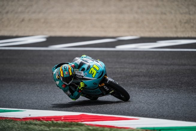CLAMOROSO: Adrian Fernandez squalificato, il team Leopard ha aperto i motori