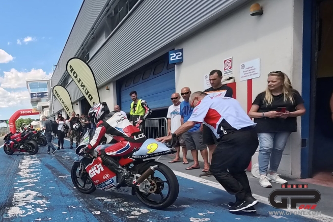 Cecchinello: "Zarco al momento non è operabile". Crutchlow resta in sella alla LCR-Honda