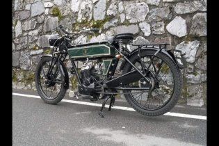 Moto - News: The Black Douglas Sterling: il ritorno delle sottocanna