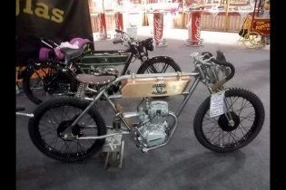 Moto - News: The Black Douglas Sterling: il ritorno delle sottocanna