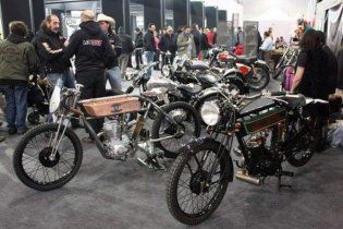 Moto - News: The Black Douglas Sterling: il ritorno delle sottocanna