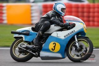 Campioni in pista in onore di Barry Sheene